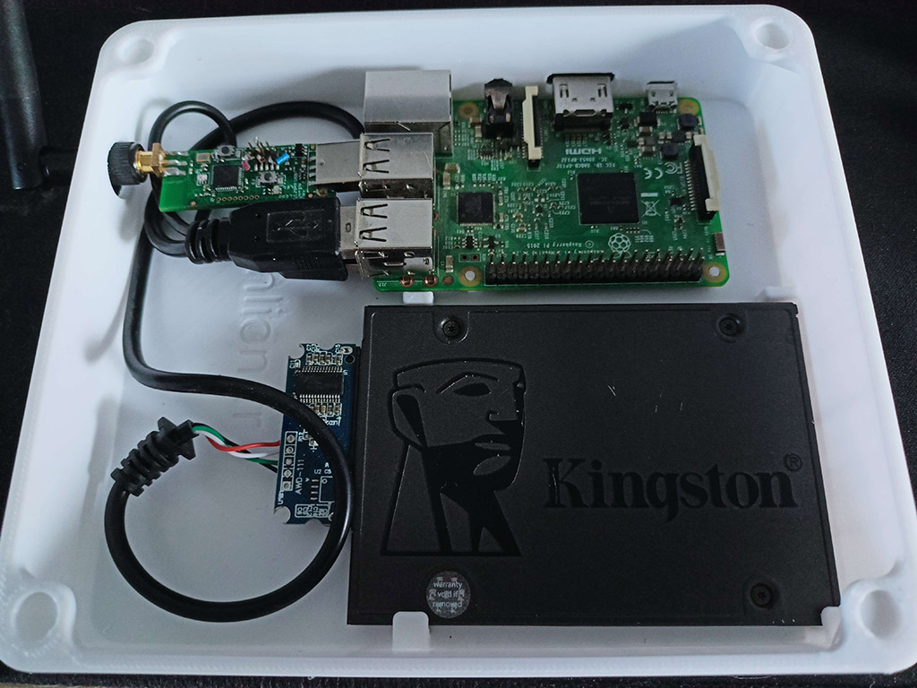 Centrale domotique Home Assistant assemblée dans son boîtier