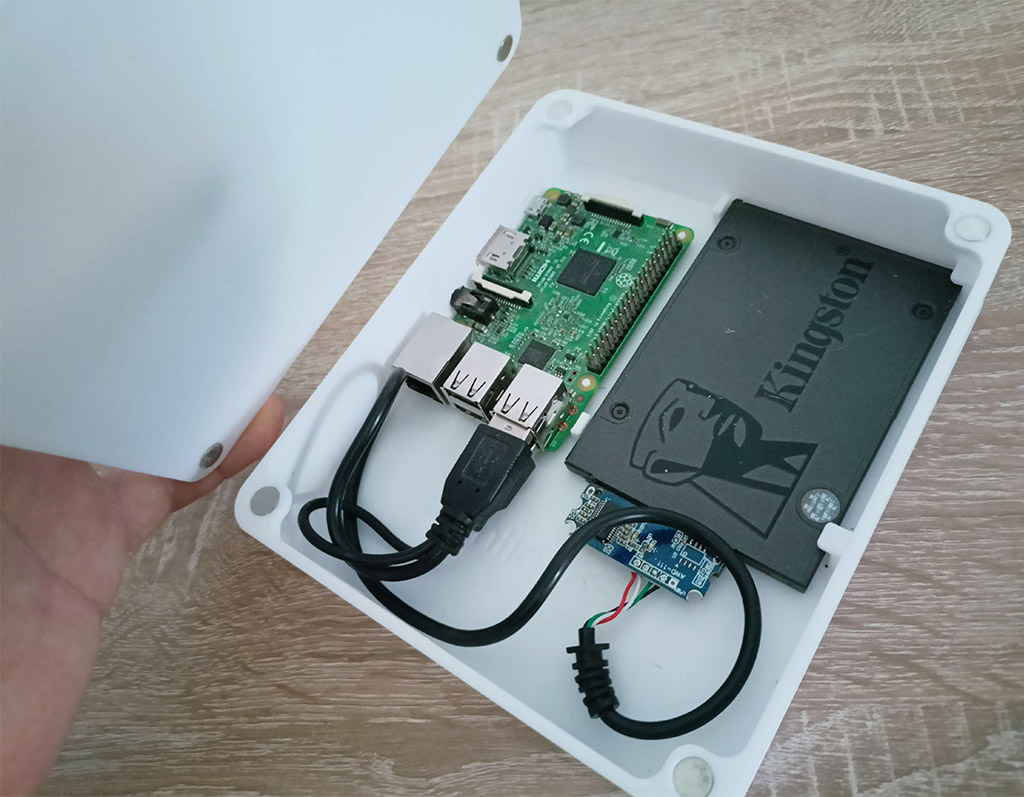 Boîtier imprimé en 3D pour la centrale domotique Home Assistant