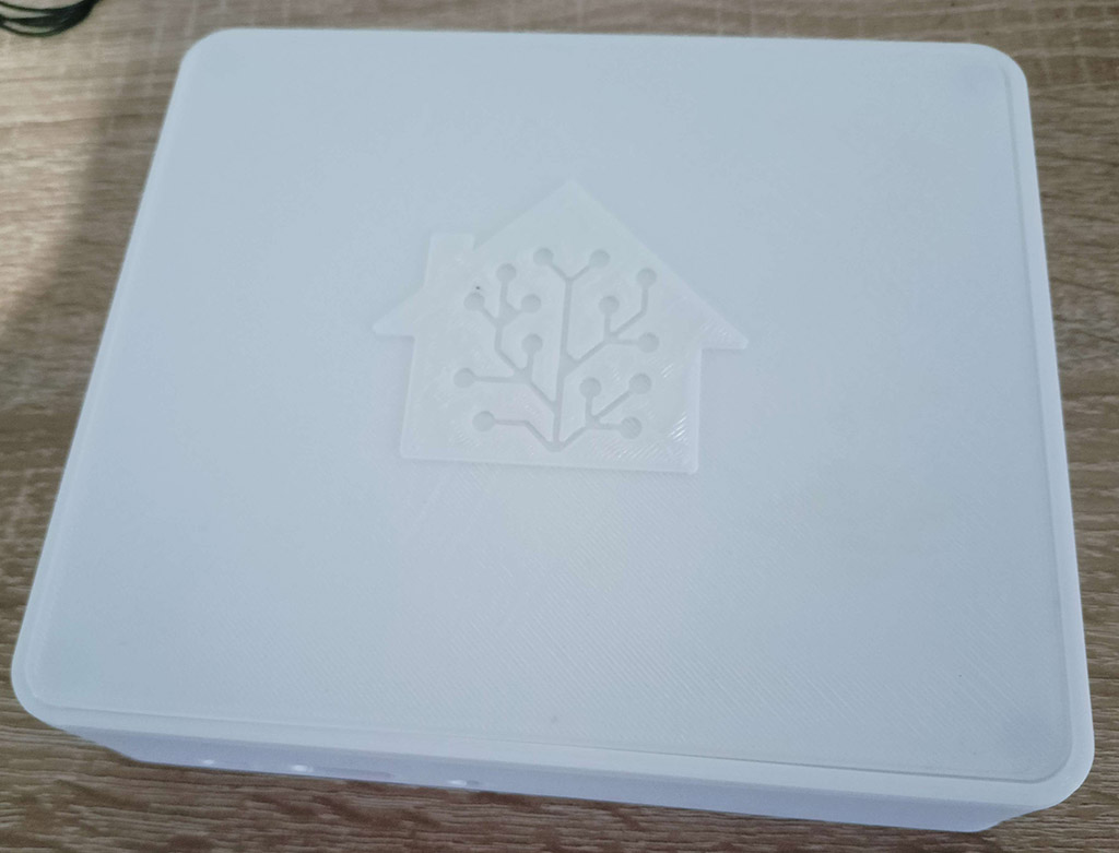 Boîtier de la centrale domotique Home Assistant, seconde vue