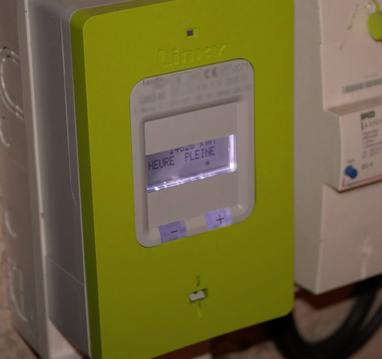 Maîtrisez votre consommation électrique avec une solution DIY